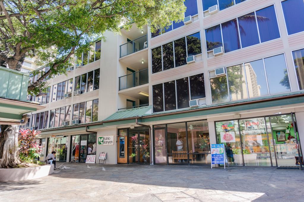 Hotel Kuhio Banyan